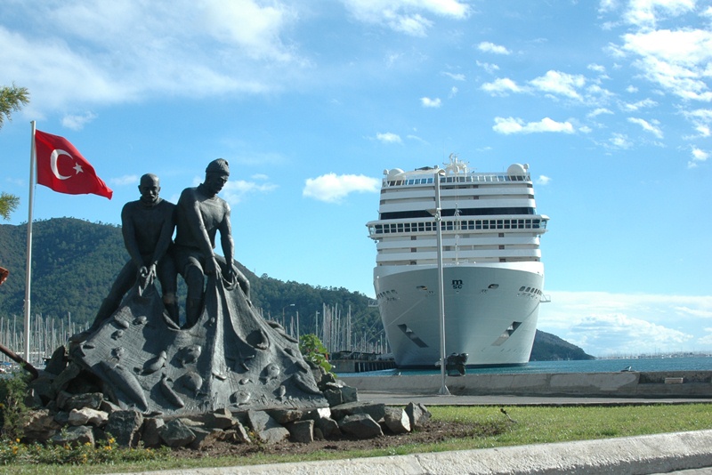 Marmaris Limanı&#039;na MSC Magnifica Sürprizi